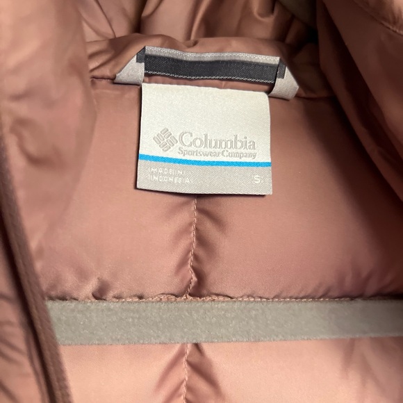 Columbia Women's Blush Quilted Vest - Picture 3 of 3